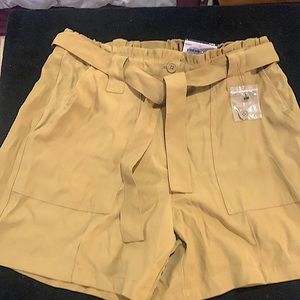 Nine West…High Rise Shorts…L